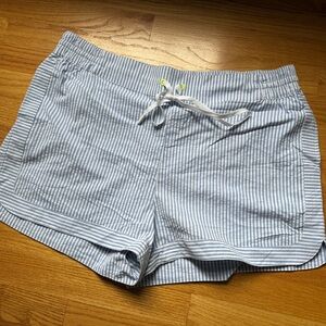 Vineyard Vines Blue Seersucker Performance Shorts - Women’s Size XL - NWOT
